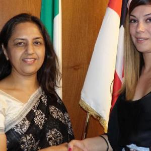 Reunión Consejala Pili y la Embajadora de la India, Reenat Sandhu