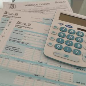 aiuti, immagine simbolo