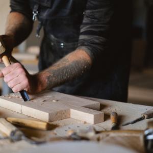 Artigiano al lavoro