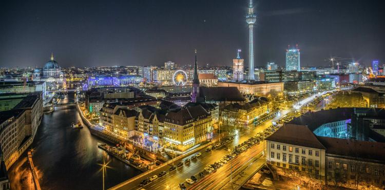 Photo by <a href="https://unsplash.com/@stewi?utm_source=unsplash&utm_medium=referral&utm_content=creditCopyText">Stefan Widua</a> on <a href="https://unsplash.com/s/photos/berlin?utm_source=unsplash&utm_medium=referral&utm_content=creditCopyText">Unsplash</a> Berlino