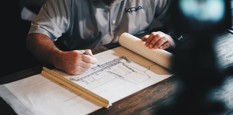 Photo by <a href="https://unsplash.com/@d_mccullough?utm_source=unsplash&utm_medium=referral&utm_content=creditCopyText">Daniel McCullough</a> on <a href="https://unsplash.com/collections/hPaphCt-Sfw/worker?utm_source=unsplash&utm_medium=referral&utm_content=creditCopyText">Unsplash</a> Lavoro