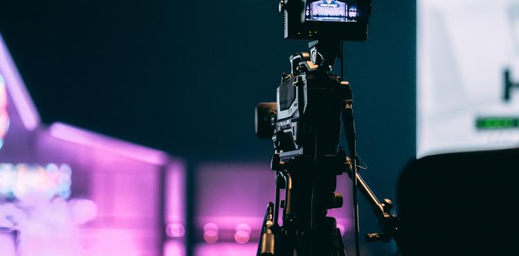 Photo by <a href="https://unsplash.com/@joshuahanson43?utm_source=unsplash&utm_medium=referral&utm_content=creditCopyText">Joshua Hanson</a> on <a href="https://unsplash.com/s/photos/broadcast?utm_source=unsplash&utm_medium=referral&utm_content=creditCopyText">Unsplash</a> Imprese