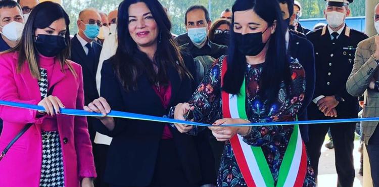la sindaca di Arborea, Manuela Pintus, con le assessore regionali dell'industria, Anita Pili, e dell'agricoltura, Gabriella Murgia la sindaca di Arborea, Manuela Pintus, con le assessore regionali dell'industria, Anita Pili, e dell'agricoltura, Gabriella Murgia