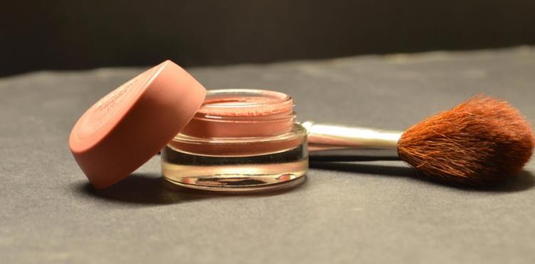 cosmesi - immagine simbolica cosmesi - immagine simbolica