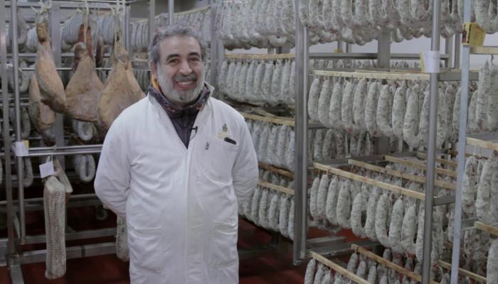Embedded thumbnail for Salumificio Bardana, l&#039;eccellenza che nasce dalla tradizione