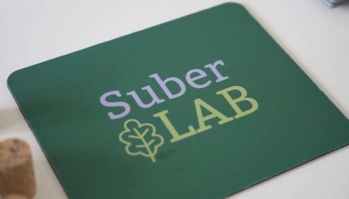 Embedded thumbnail for Suber Lab, certificazione di qualità e sicurezza per i tappi di sughero dei grandi vini